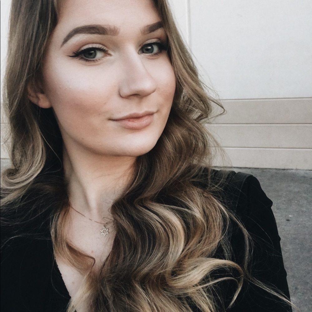 Meet your Posher, Anna